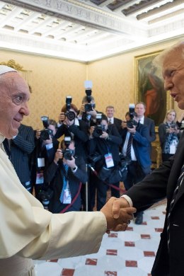 Paavst mõistis Trumpi migratsioonipoliitika hukka