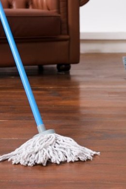 Spetsialistid soovitavad: nii saab sinu põrand lihtsalt puhtaks 