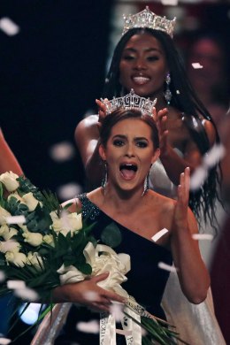 VIDEO | Miss Ameerikaks krooniti laval eksperimendi läbi viinud teadlane