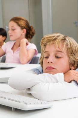 SPETSIALIST SELGITAB: mida võidaks lapse tervis, kui koolipäev algaks hiljem?