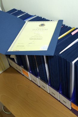 Vakra ja Kovalenko varjus: Eesti ülikoolid tudengite lõputöid tagantjärele ei kontrolli