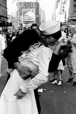 Ameeriklase surm kergitas saladuskatet maailma kõige kuulsamalt suudlusstseenilt