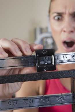 KAAL TÕUSEB OOTAMATULT? 9 üllatavat põhjust, miks kilod hakkavad kogunema