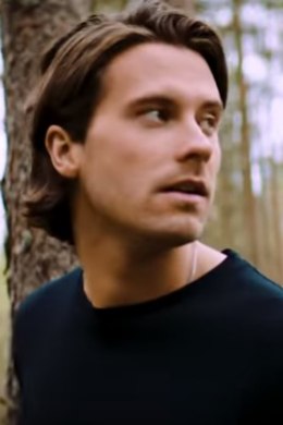 VIDEO | Victor Crone müttab uues muusikavideos Eesti metsades