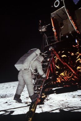 Apollo 11 lennu juubeliaastal on alanud uus võidujooks Kuule