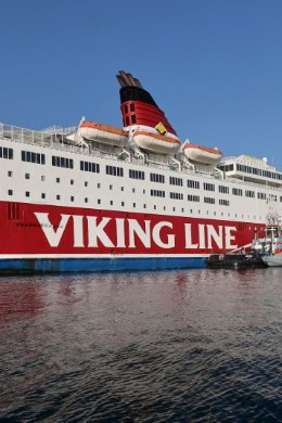 Viking Line'i laev sõitis Ahvenamaa lähedal madalikule 