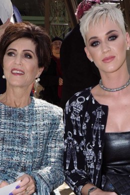 OH NEID LAPSEVANEMAID... Ema nurjas Katy Perry plaani rasedusest teravmeelselt teatada 