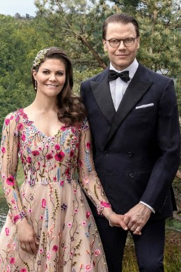 Rootsi õukond avaldas printsess Victoria 10. pulma-aastapäeva puhul armsa foto