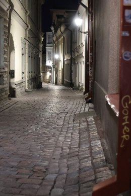 GALERII | Lausa kõhedust tekitav! Tallinna vanalinn on volbriööl enneolematult inimtühi