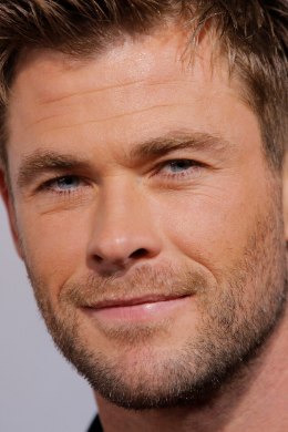 Chris Hemsworth tähistas filmivõtete lõppu pildiga, mis demonstreerib ta hiiglaslikke muskleid