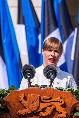 Rahvaalgatus Kersti Kaljulaidi presidendina jätkamise toetuseks on kogunud üle 15 000 allkirja. Toetust kogub ka vastualgatus