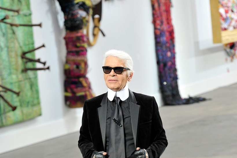 Karl Lagerfeld: «Mitte keegi ei taha moelavadel näha kurvikaid naisi!»