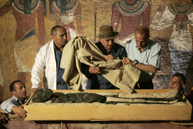 Leegitsedes teise ilma: Tutanhamon lahvatas oma sarkofaagis põlema