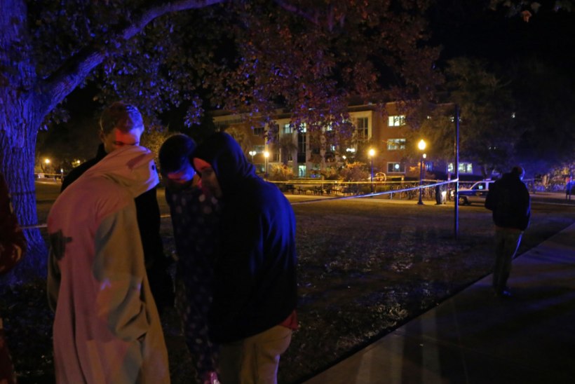 FOTOD SÜNDMUSKOHALT: Florida ülikoolis kolme tudengit tulistanud mees lasti politsei poolt maha