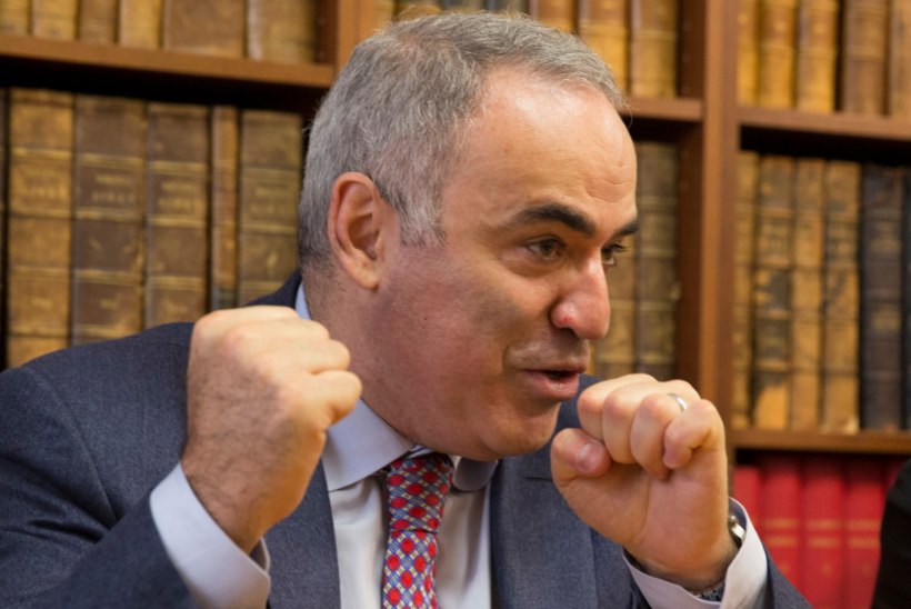Kasparov kutsus Putinit peatama