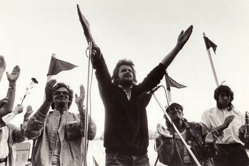 1980. aastad: NLi juhid surevad kui kärbsed, pärast seda tulevad perestroika ning laulev revolutsioon
