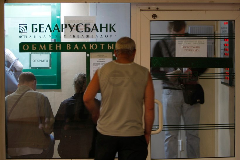 Valgevene kehtestas valuuta ostmisel 30 protsendilise komisjonitasu