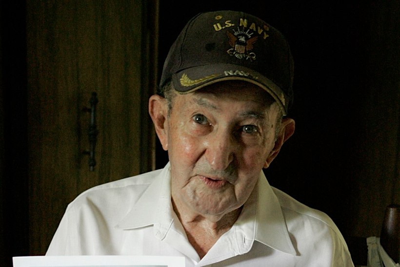 Teise maailmasõja kuulsaimal fotol olnud meremees suri 86-aastasena