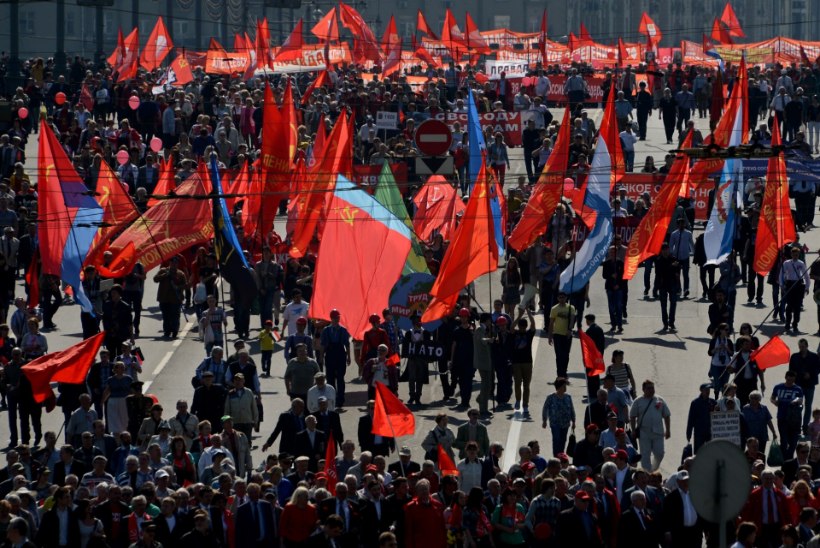 GALERII: Punasel väljakul marssis tööpüha puhul 100 000 inimest