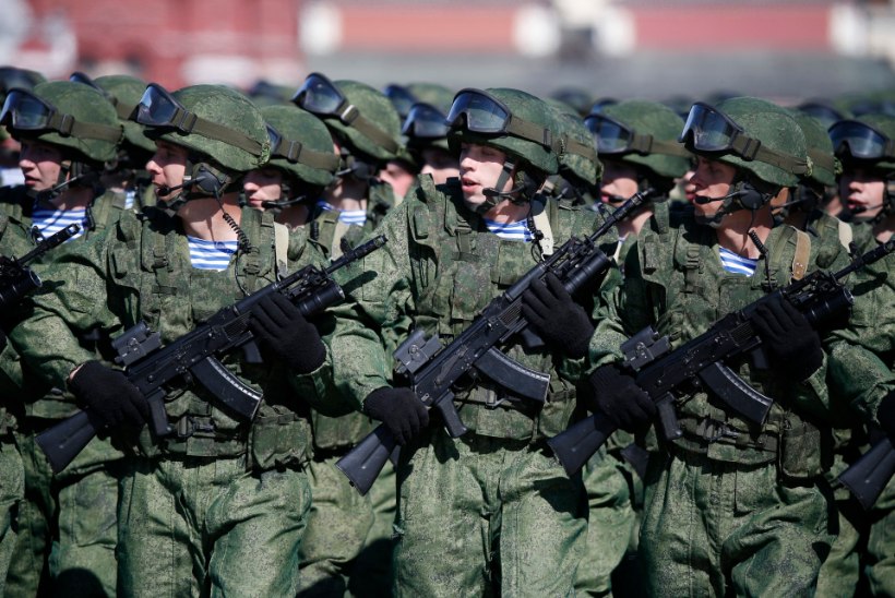 GALERII: kellele võidupüha, kellele euroopa päev – Venemaal toimub suur sõjaväeparaad