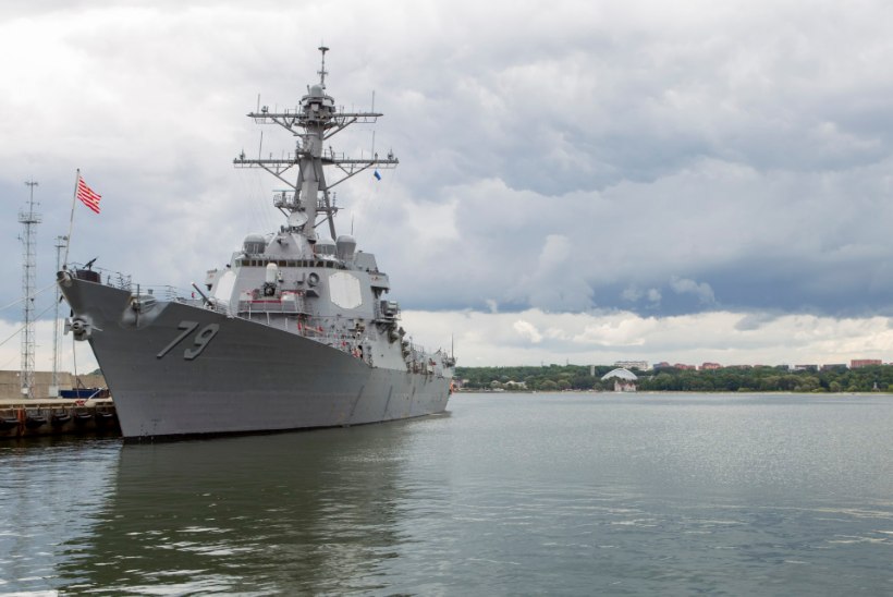 FOTOD: Tallinnas maabus USA võimas sõjalaev