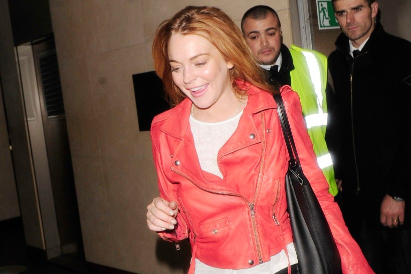 NÄDALA PAPARATSO: Lindsay Lohan käis lõbutsemas, Kourtney Kardashian lastega lennujaamas ja One Directioni poisid Itaalias pidu panemas