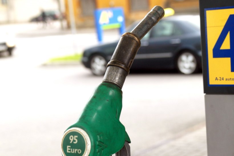 Eesti suuremad autokütusemüüjad langetasid jälle hindu