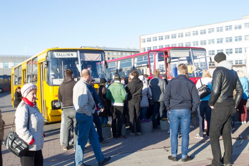 GALERII | Tallinna bussijaamas vurasid retrobussid