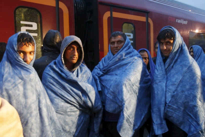 GALERII | Tuhanded migrandid jõudsid Ungarist Austriasse