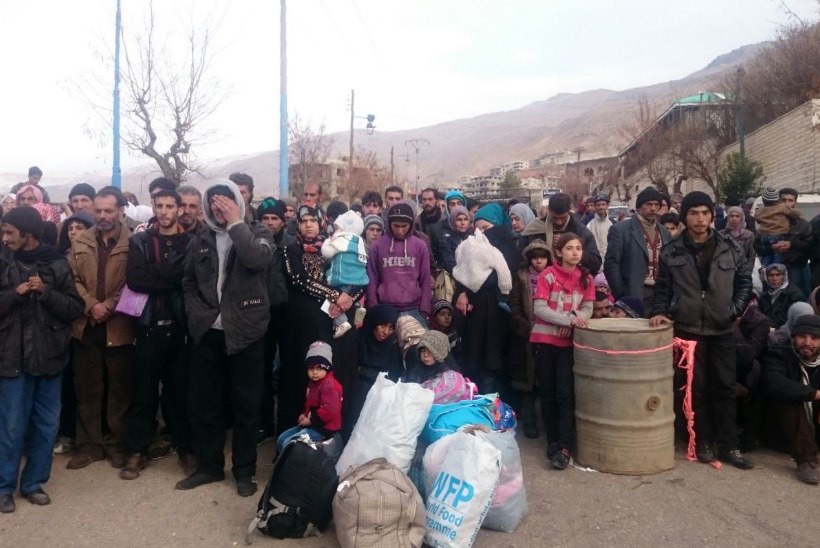 FOTOD | Nälgivad süürlased said Madayas lõpuks toiduabi
