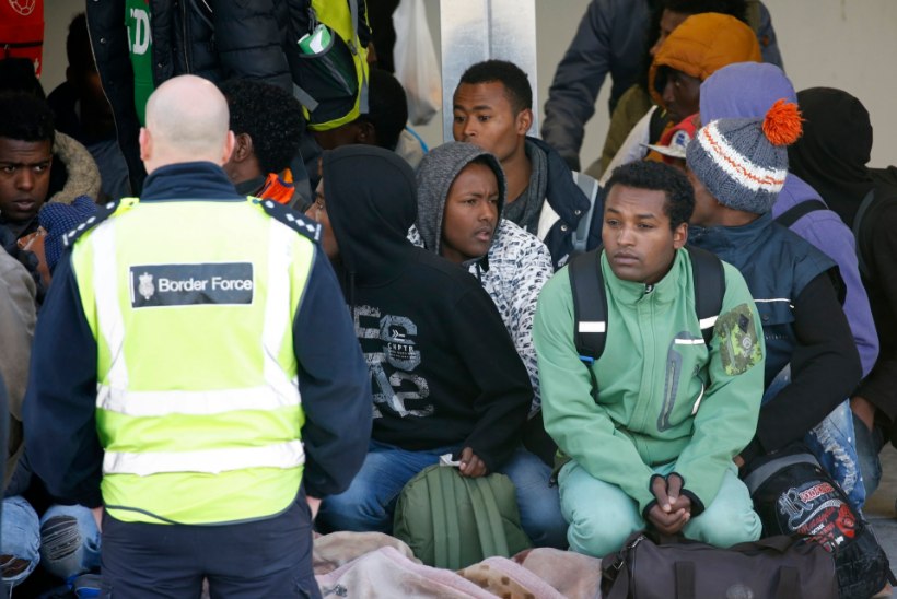 Calais' põgenikelaagrist lahkusid täna viimasedki lapsed