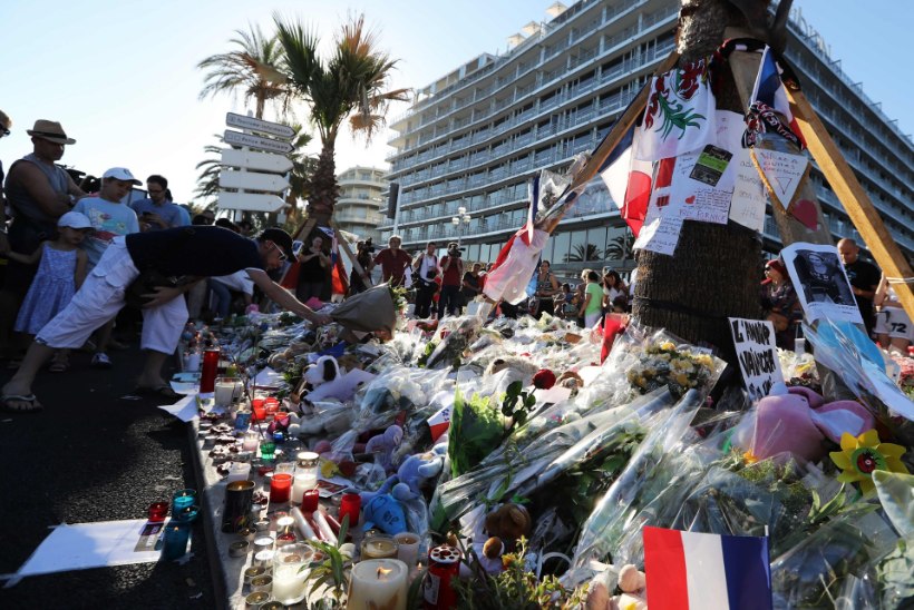Seoses Nice'i terroriaktiga vahistati üks mees ja üks naine