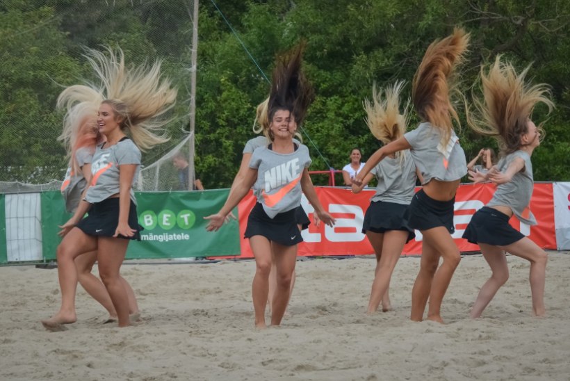 FOTOD | Säravad tantsutüdrukud rannajalgpalli Eesti MV teisel etapil