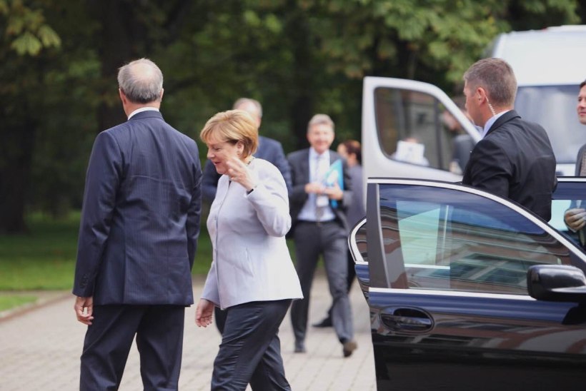 ÕHTULEHE FOTOD | Merkel kohtub Kadriorus Ilvesega