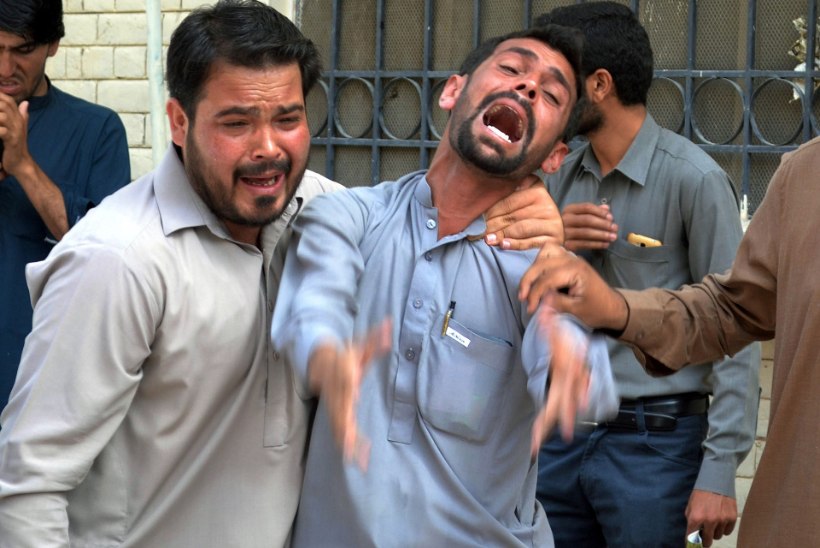 FOTOD | Pakistani haiglas õhkis enesetapja pommi, hukkus vähemalt 70 inimest