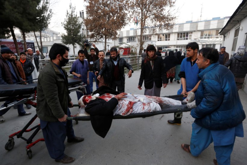 FOTOD | Taliban korraldas Afganistani parlamendihoone juures kaks plahvatust, on kümneid surnuid ja haavatuid