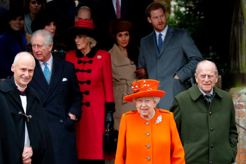 FOTOD | Prints Harry kihlatu viibis kuningaperega jõulujumalateenistusel