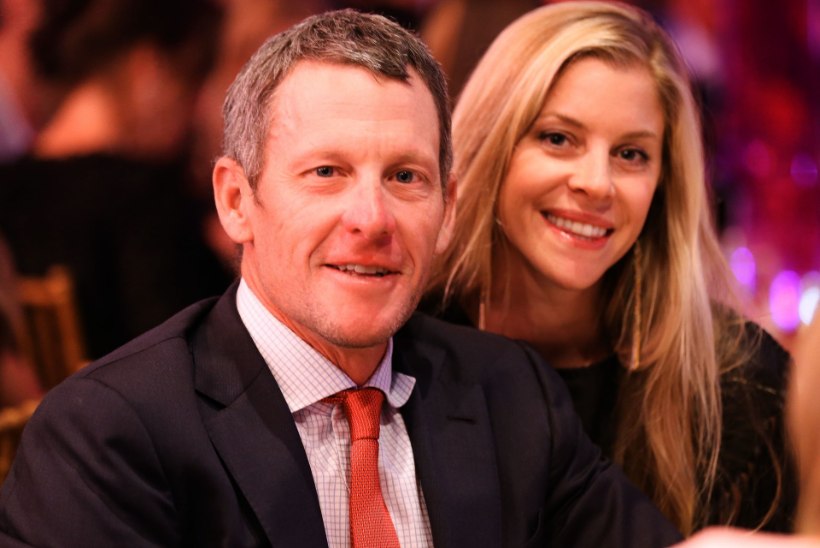 Lance Armstrong teeb oma elukaaslasest ausa naise
