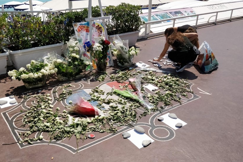 Nice’is mälestati terrorirünnaku ohvreid, kohal oli ka hukkunud eestlase ema