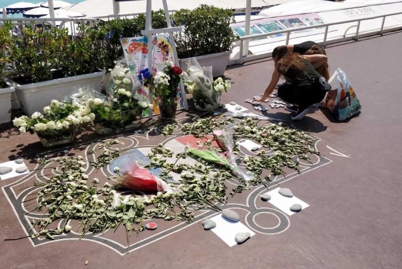 ÕHTULEHT NICE'IST | Täna aasta tagasi Nice terrorirünnakus hukkunutele püstitati mälestusmärk