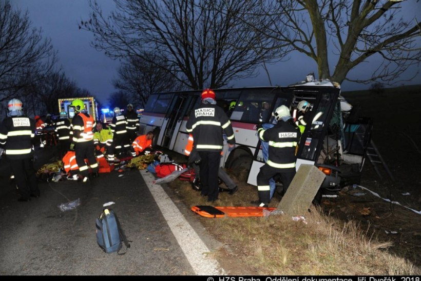 Praha eeslinnas sai bussiõnnetuses surma kolm inimest
