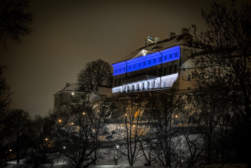 DROONIVIDEO | Stenbocki maja värvus EV100 sünnipäevanädalaks sinimustvalgeks 