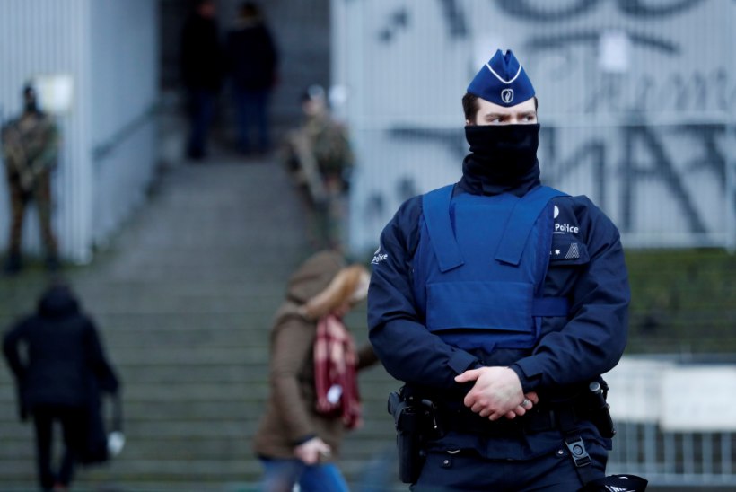 FOTOD | Brüsselis peetakse kohut Pariisi terrorirünnakute organiseerimises kahtlustatava Salah Abdeslami üle