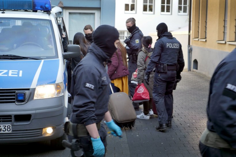 LÖÖK INIMKAUBANDUSELE: 1500 politseinikku puistas Saksamaal lõbumaju