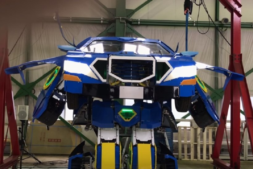 VIDEOD | Jaapanlased ehitasid valmis auto, mis muutub robotiks