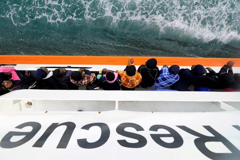 Nii Itaalia kui Malta keelduvad vastu võtmast migrantide päästelaeva 