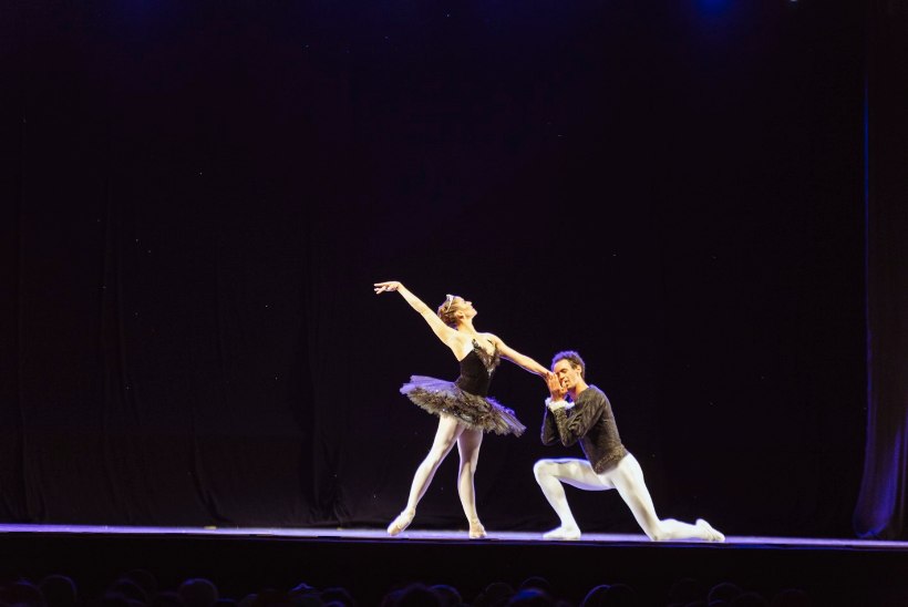 GALERII | Haapsalus tantsiti öösel Tšaikovski ballette