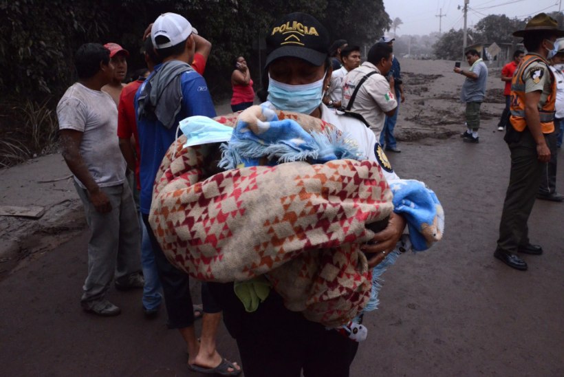FOTOD JA VIDEO | Tragöödia Guatemalas: vulkaan Fuego on nõudnud kümneid inimelusid