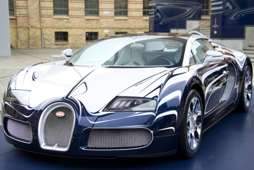 VIDEO | Nutimehed teevad Bugatti Veyronile luksuslikult säästliku hoolduse