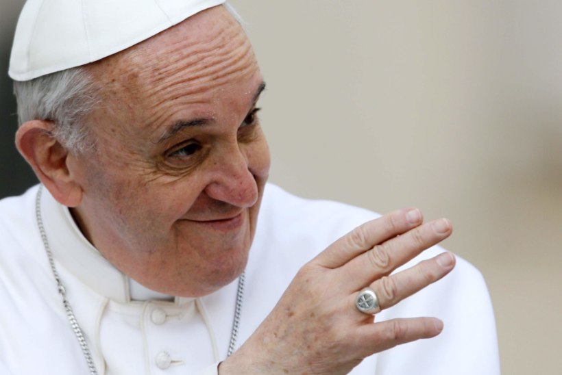Mitu nööpi on paavsti rüül ehk Millist tähendust kannavad paavsti riided?